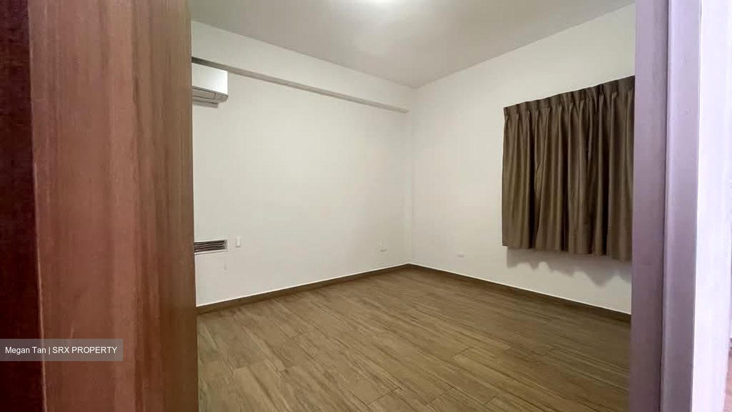 Sims Avenue East (D14), Terrace #555302161